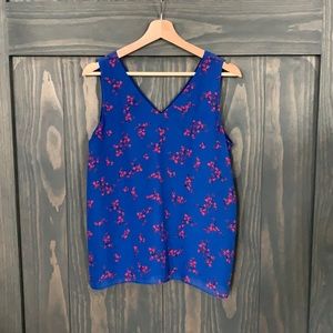 Ann Taylor V-Neckline, Sleeveless Blouse. S